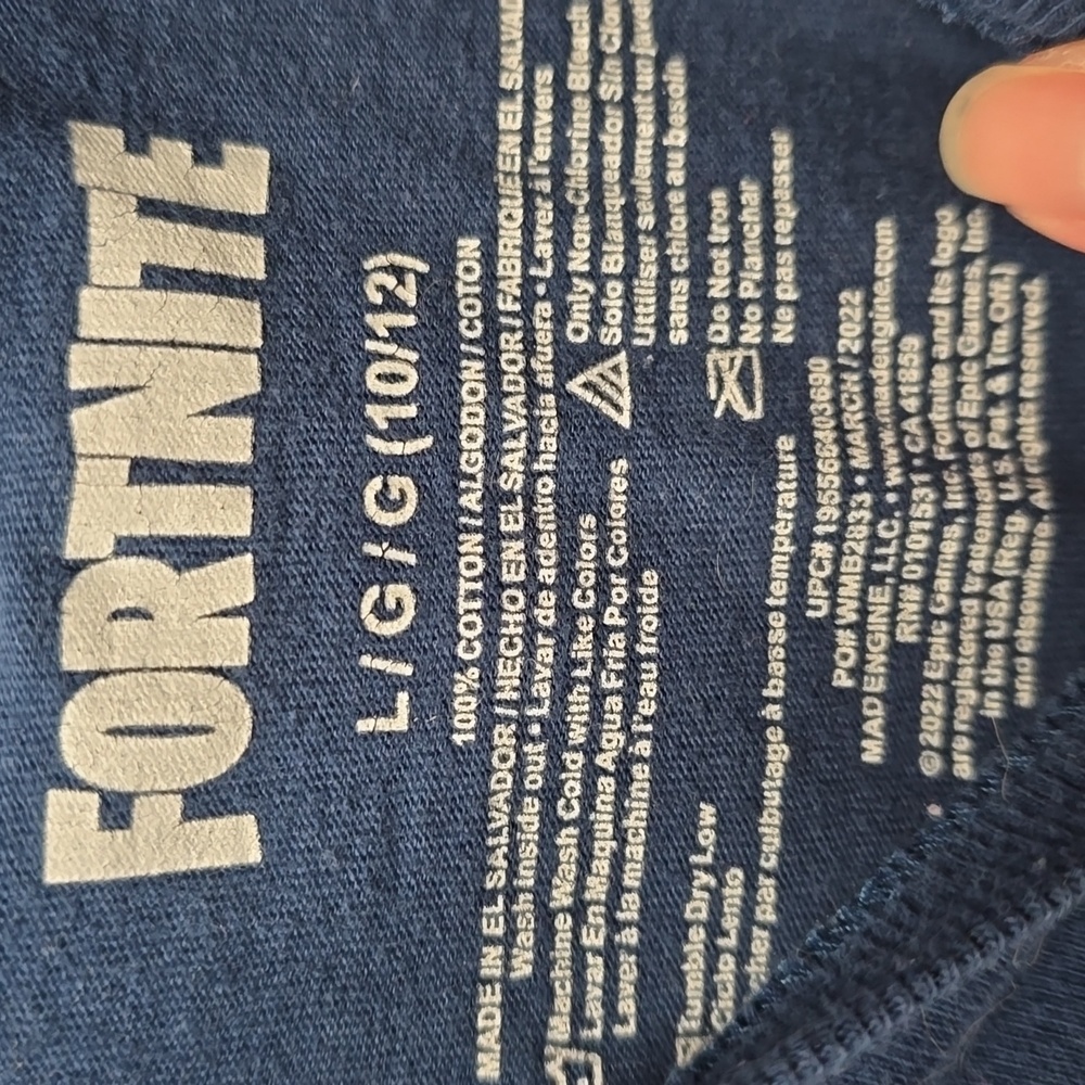 Like New. Fortnite Boy's Blue T-Shirt. Size 10/12 - Picture 4 of 4